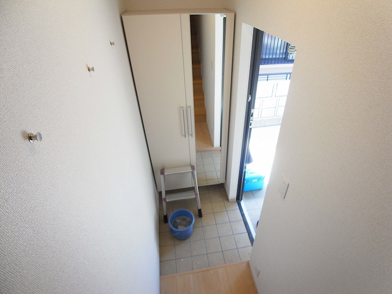 ラヴィアンローズC 玄関