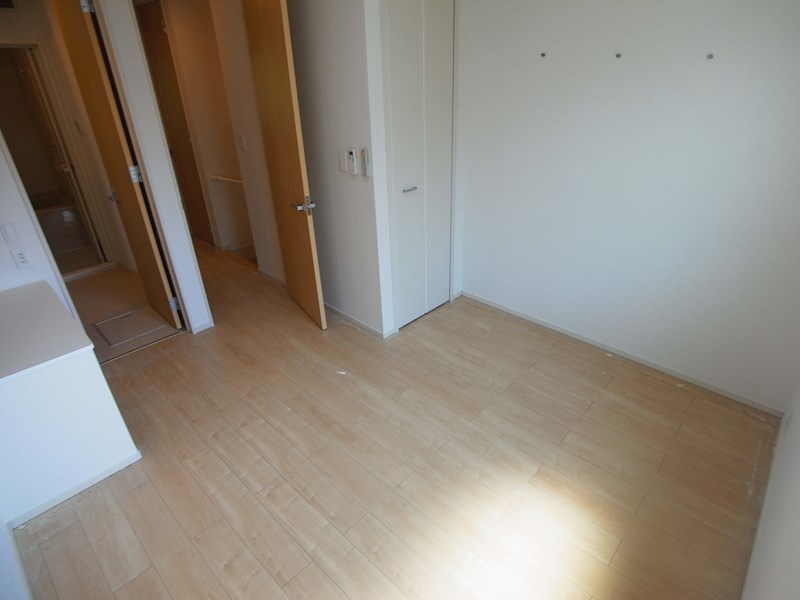 ラヴィアンローズC ベッドルーム