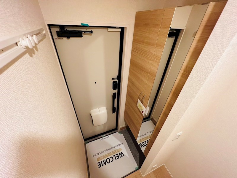 ウインドウ　ウィンド 玄関