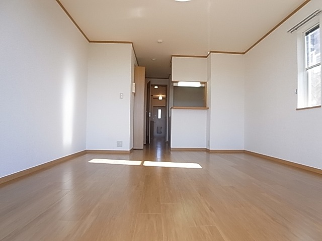 サンヴィレッヂ伍番館  リビング