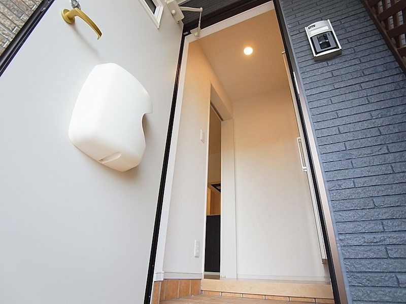 アルファ　クレスト 玄関