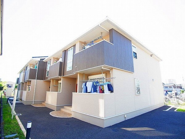 Shining Court 104号室 外観