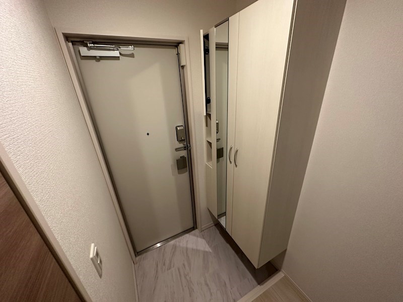 セレスティア大谷田 玄関