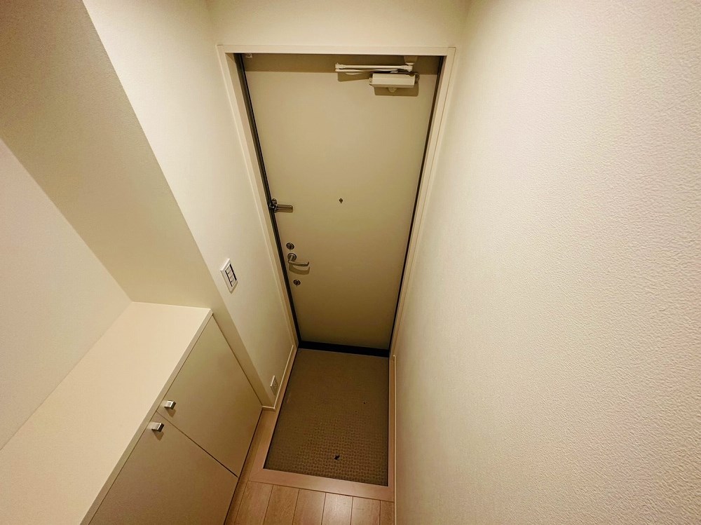 Maison Colza Kitasenjyu 玄関