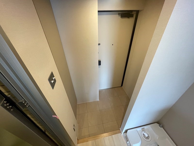 ART APARTMENT IN Ootaka-no-Mori 玄関