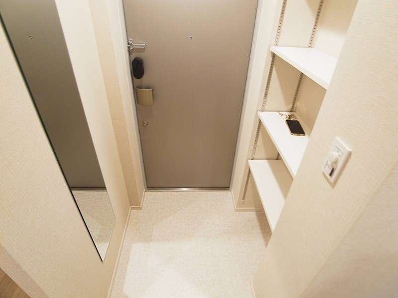 ART RESIDENCE IN KASHIWA-no-HA 玄関