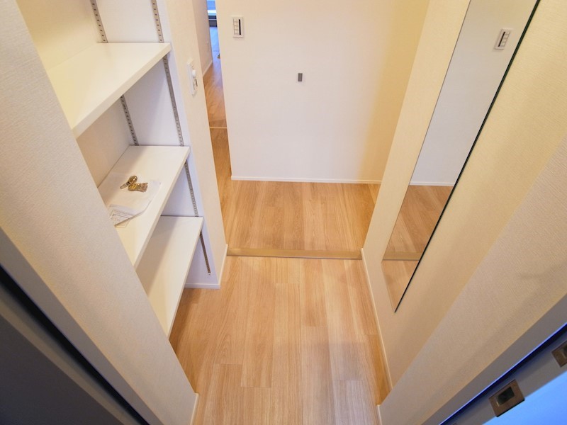 ART RESIDENCE IN KASHIWA-no-HA 玄関