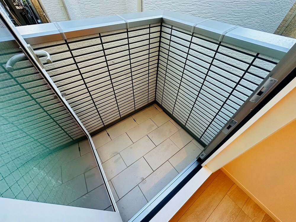 Maison Colza Kitasenjyu ベランダ