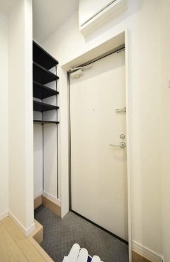 プランタン六町 玄関