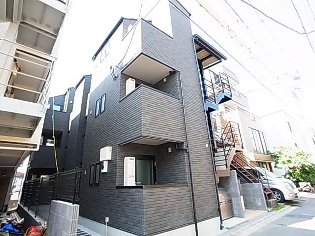 ラ　ヴェリタ 外観写真