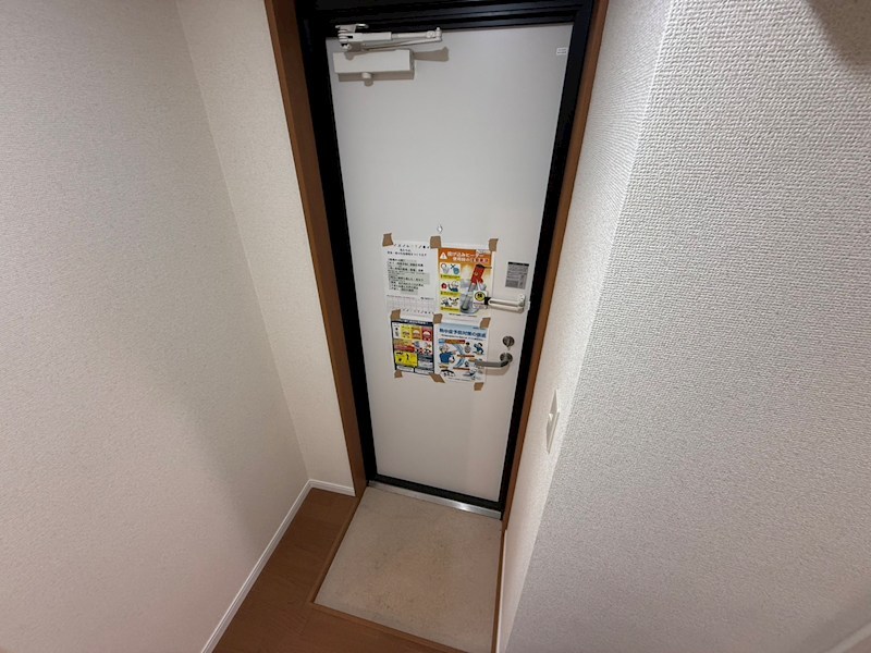 メゾンヤマリ 玄関