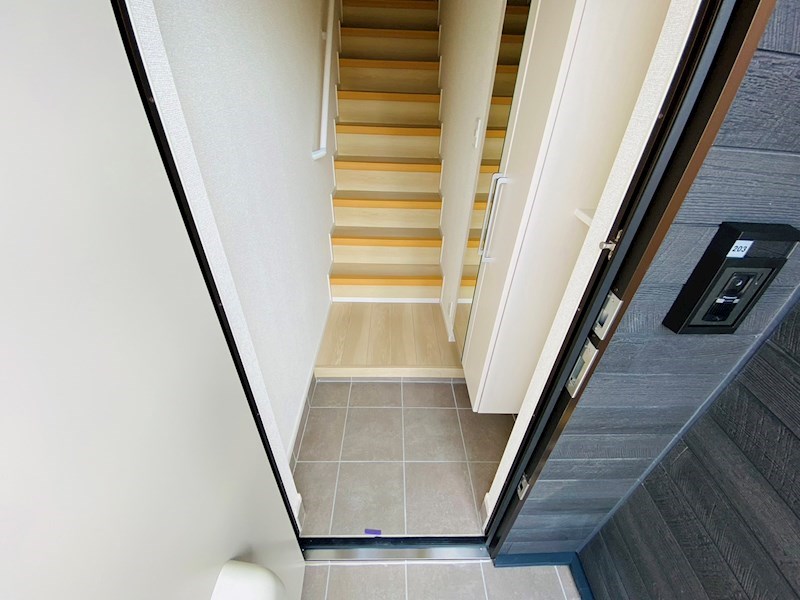 カルム六町 玄関