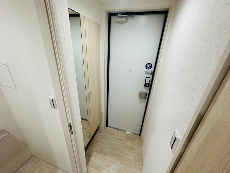 スクエア六町 玄関
