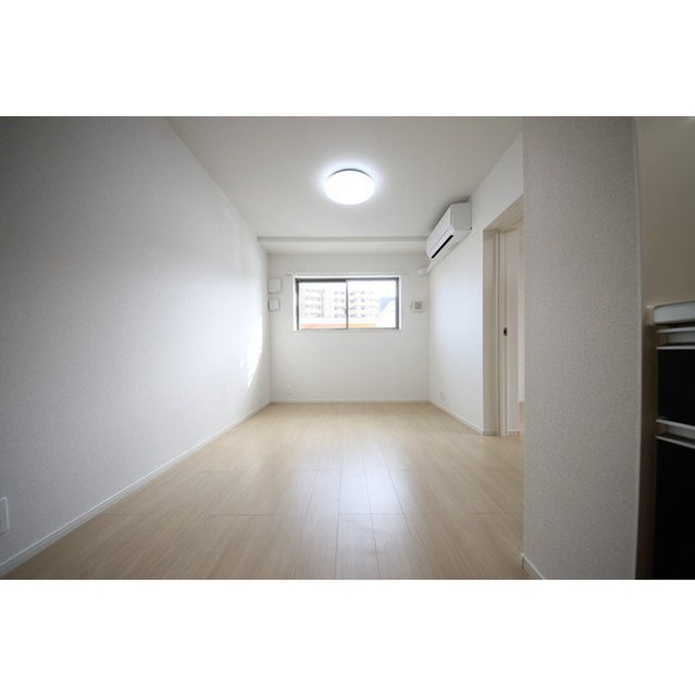 ソレーユ・綾瀬 リビング