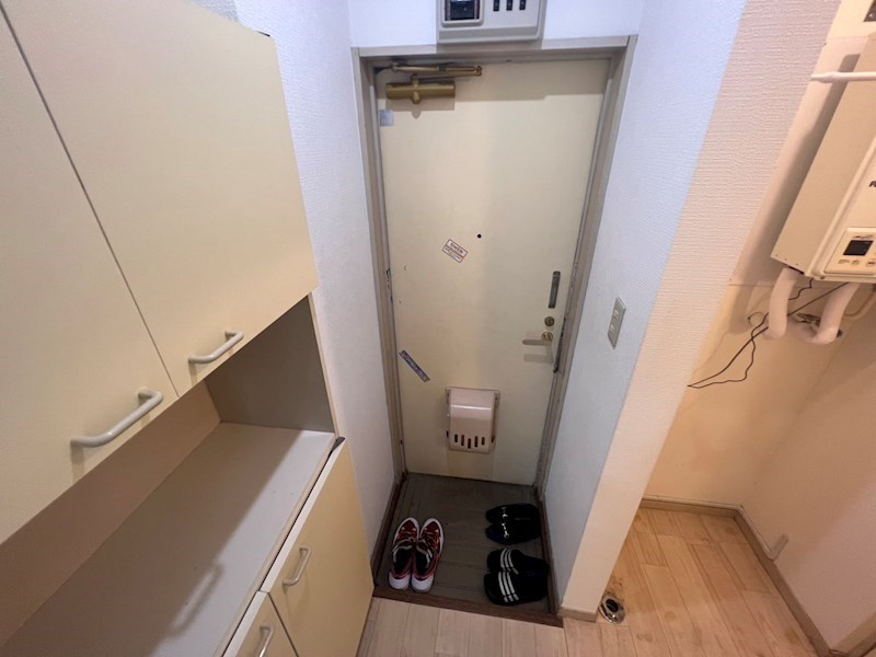 エステート華   玄関