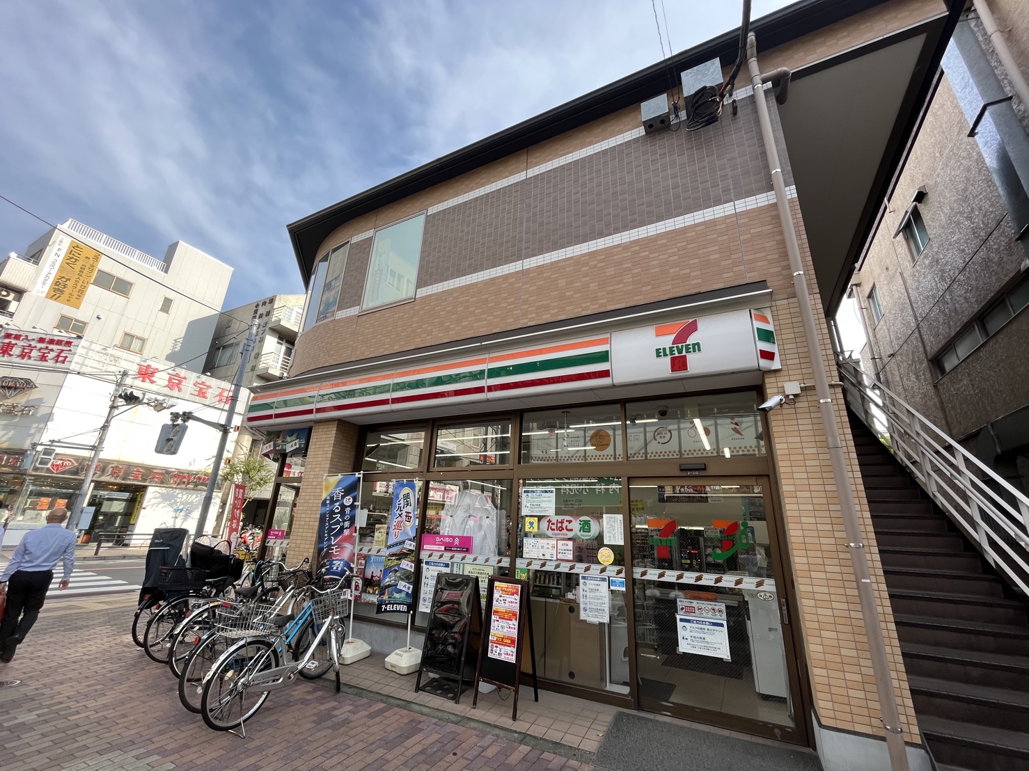 Bloom竹の塚 コンビニ