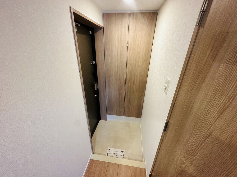 クレヴィスタ立石 玄関