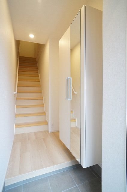 モノ・アピオン 玄関