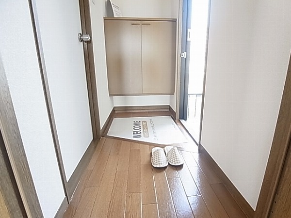 フローラル南柏 玄関