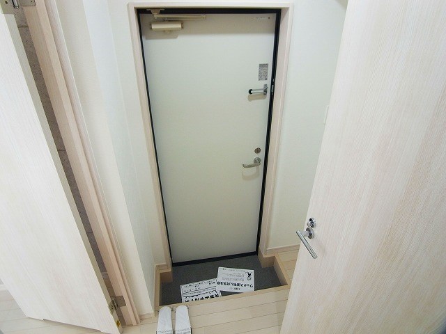 リブ綾瀬 玄関