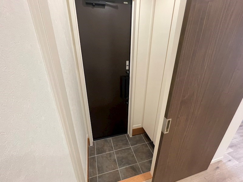 シーズンテラス舎人公園B 玄関