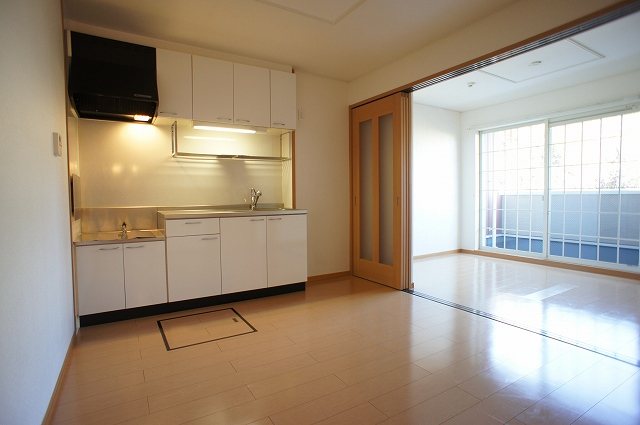 モデルノ・アロッジオ リビング