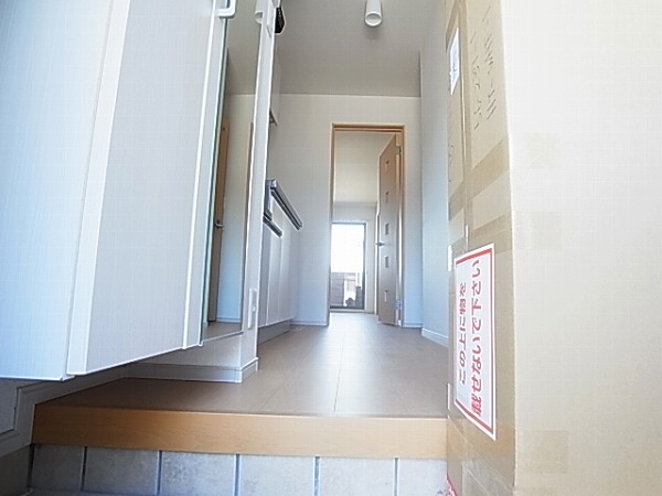 ノイクラール 玄関