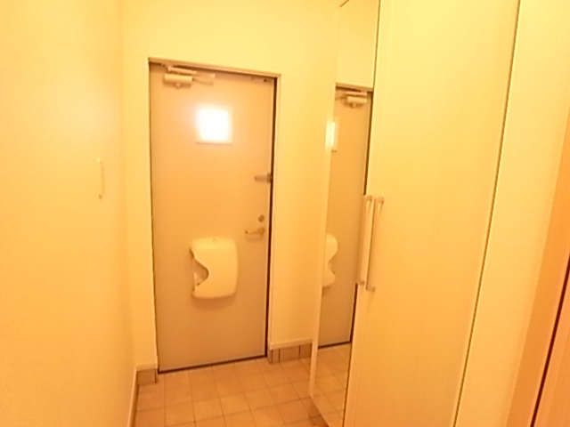 ラグーナＢ 玄関