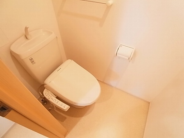 ラ　ヴェリテ その他1