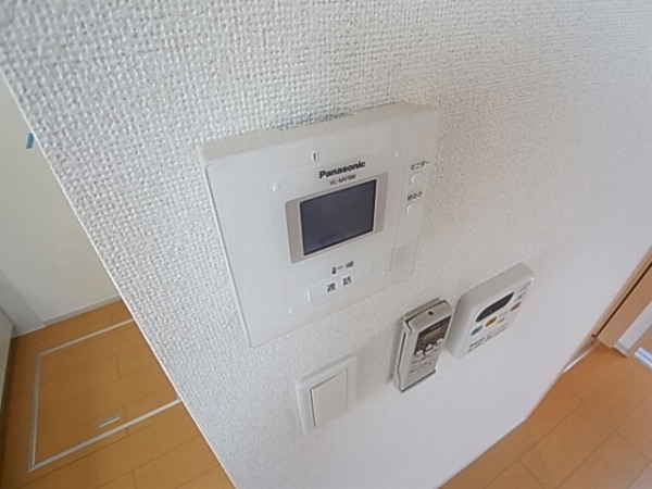 ラ　ヴェリテ その他4