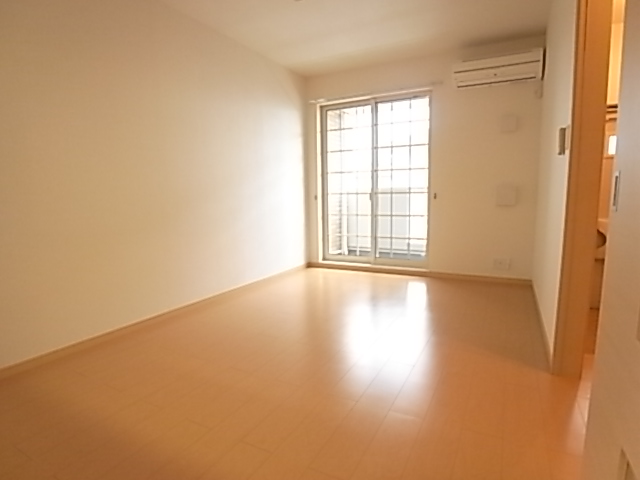 クレッシェンド リビング