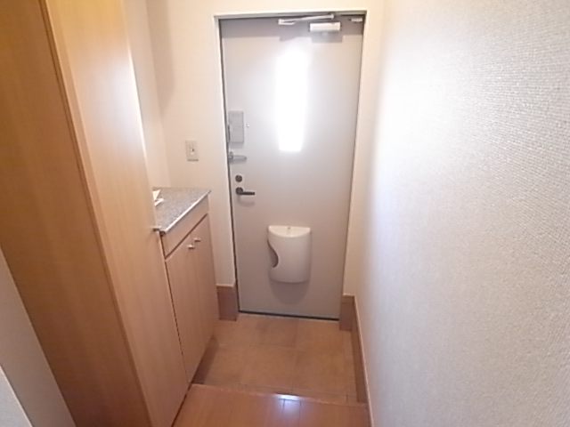 ドルチェ　ヴィータＣ 玄関