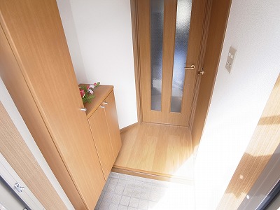 ドゥ・ジャルダン 玄関