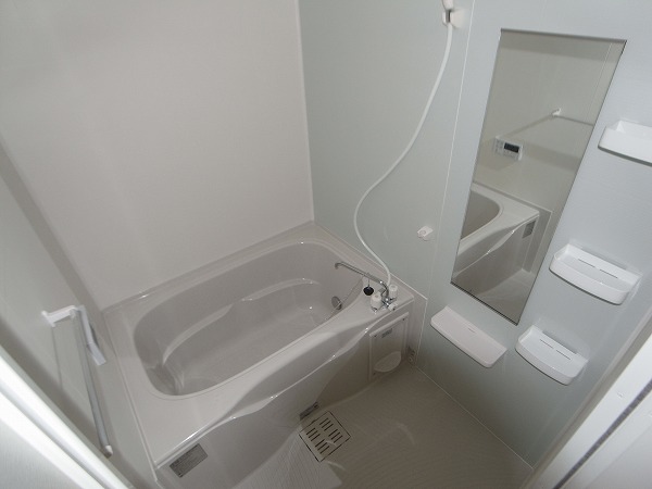 ブリリアントガーデンアゼリアＣ 風呂画像