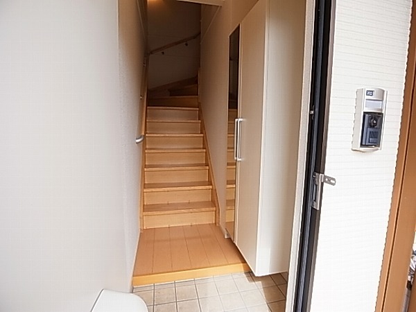 カトル・セゾンA 玄関