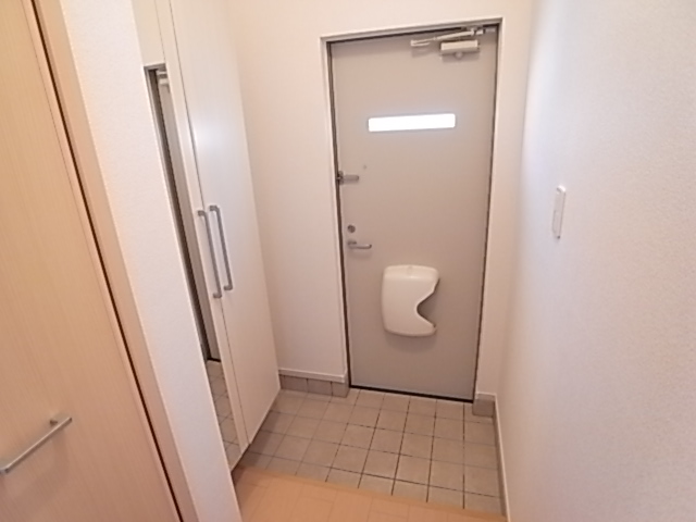 ネーヴェ・レジデンス 玄関