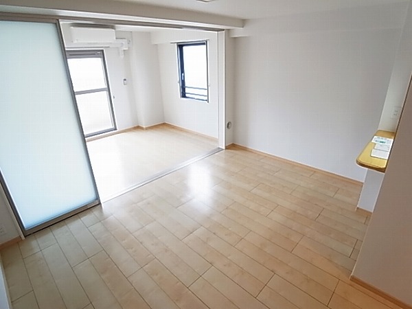 パープルコート・アゼリア リビング