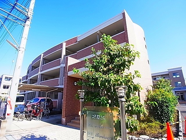 アジュール 302号室 外観