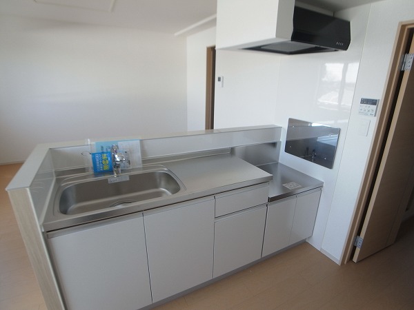 ブリリアントガーデンアゼリアＣ キッチン