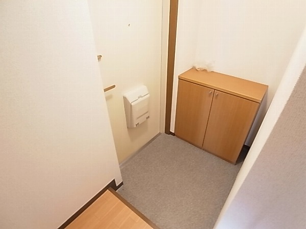 東上町林ビル 玄関