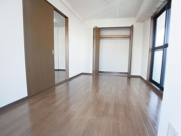 東上町林ビル ベッドルーム