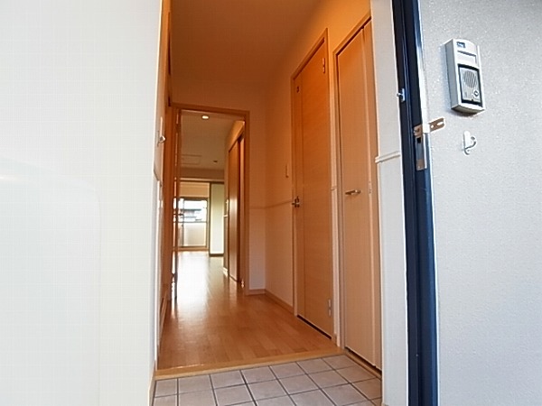 メゾン　ビオラティ  玄関