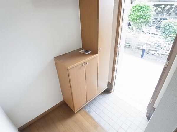 シューベルブ南青山 玄関