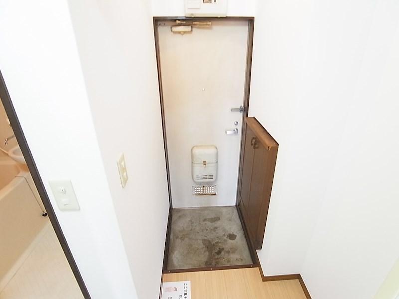 エースメゾン６ 玄関