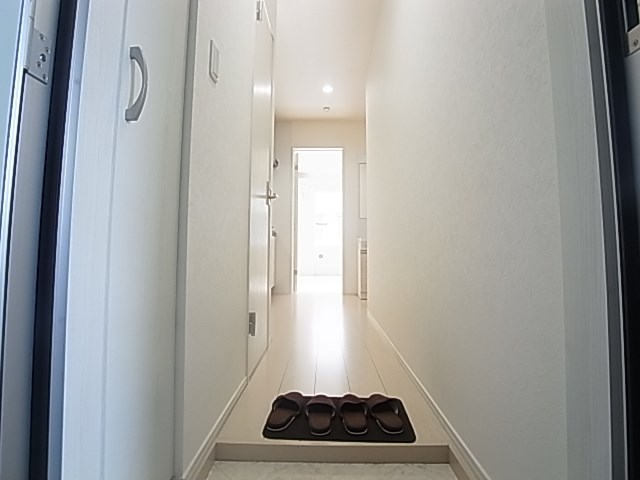 キャメル足立入谷  玄関