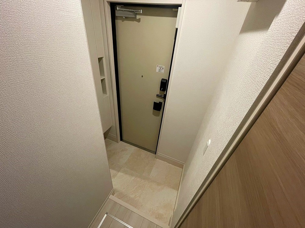 ルリアン西新井本町 玄関