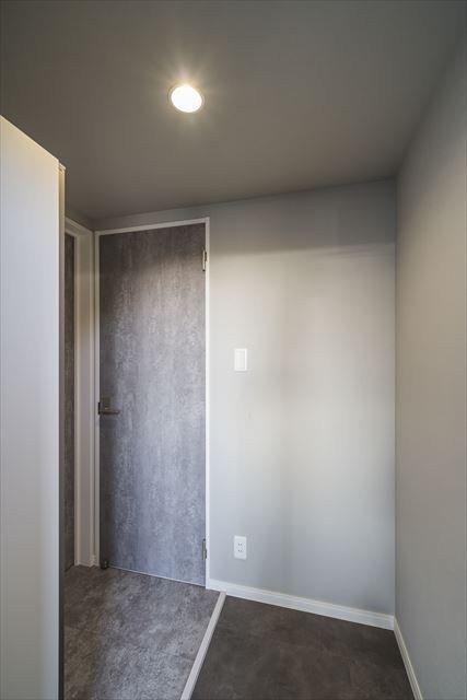 k1 apartments 玄関