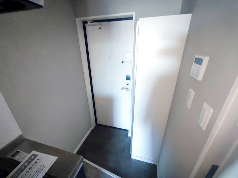 k1 apartments 玄関