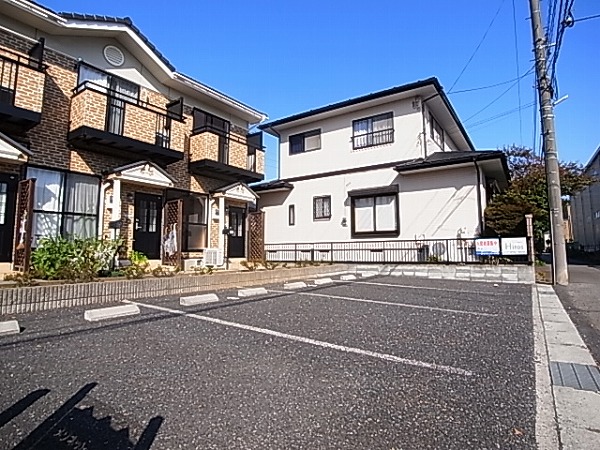 メゾネット南増尾  駐車場