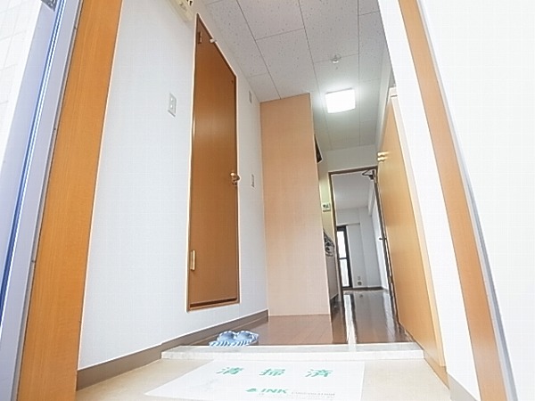 ロイヤルハウス 玄関